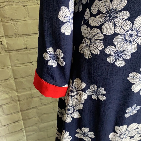 Bold Floral Maxi Dress with long sleeves - Picture 6 of 13